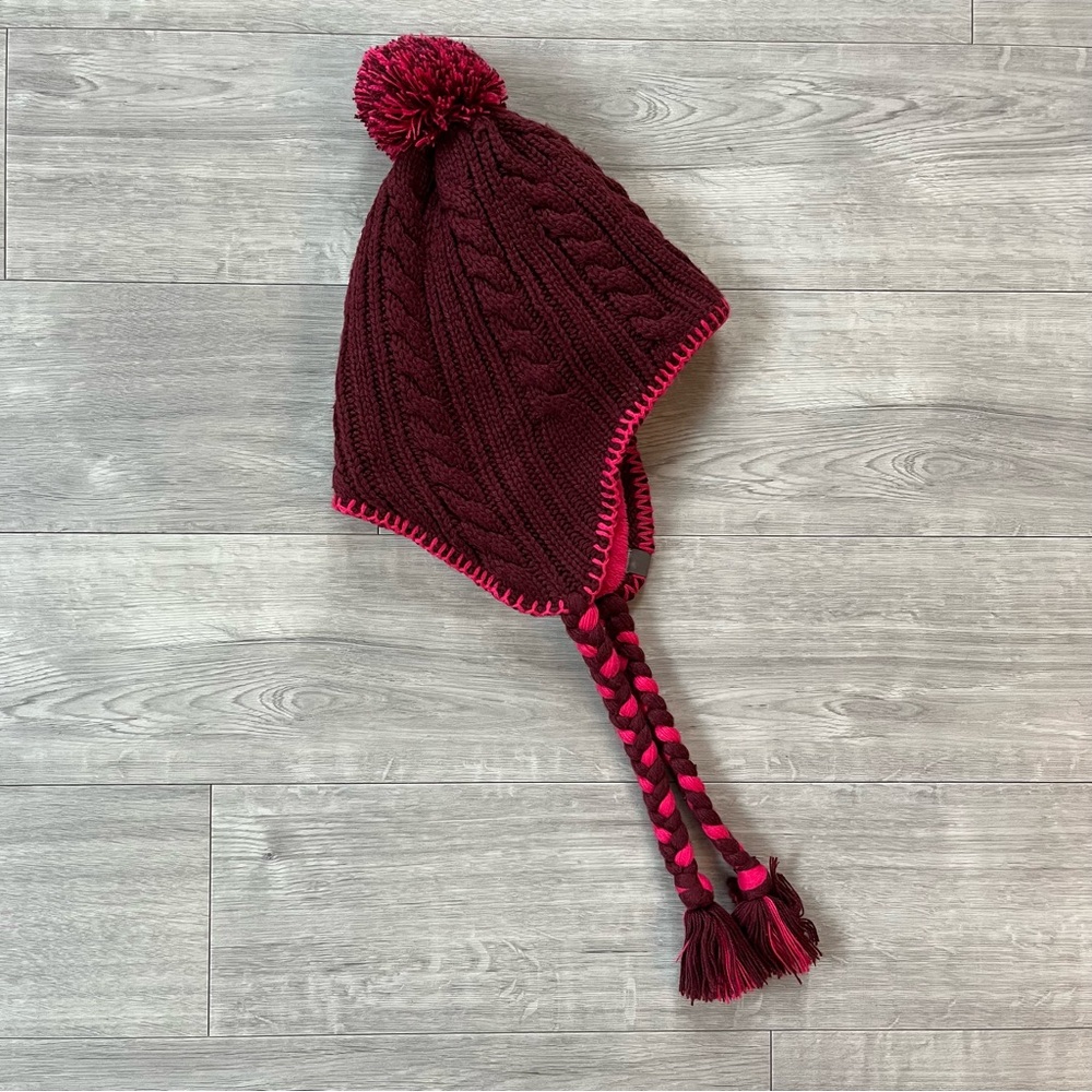 Mountain Hardware Fleece Lined Cable Knit Hat Maroon/Pink